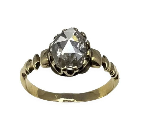 Sortija oro amarillo con diamante talla antigua