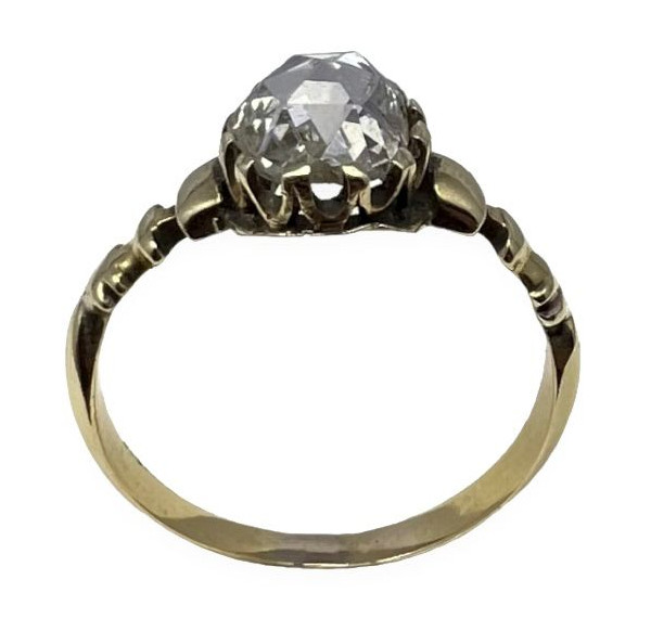 Sortija oro amarillo con diamante talla antigua