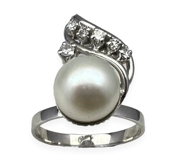 Sortija oro blanco con perla y diamantes