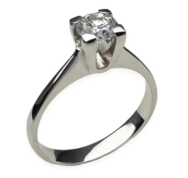Solitario de oro blanco y diamante 0,50cts