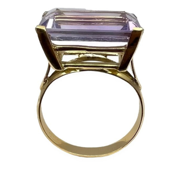 Sortija de oro amarillo con Amatista
