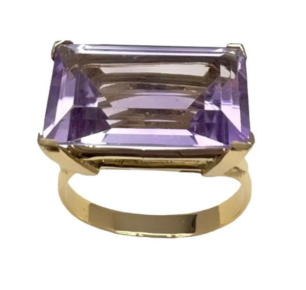 Sortija de oro amarillo con Amatista