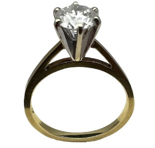 Solitario de oro amarillo con diamante 0,88ct
