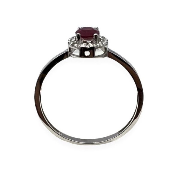 Sortija de oro blanco con rubí y diamantes