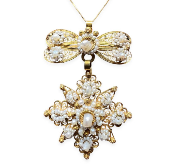 Colgante oro amarillo con Perlas Naturales