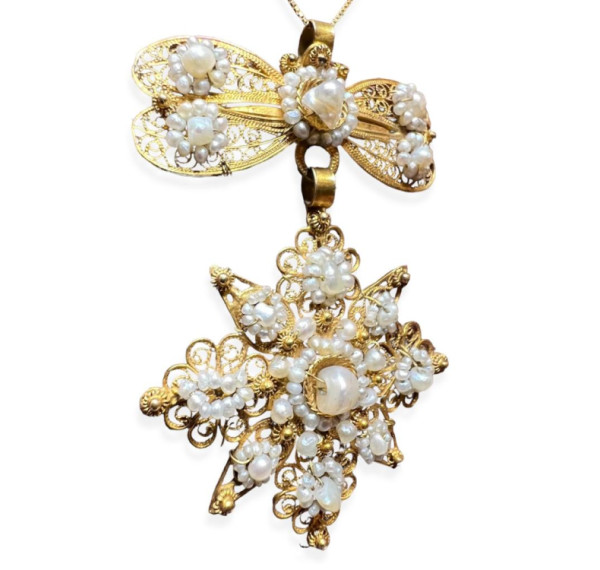 Colgante oro amarillo con Perlas Naturales