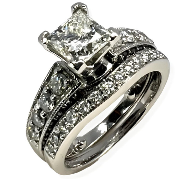 Conjunto de solitario y alianza de oro blanco con Diamante princesa 1,00ct