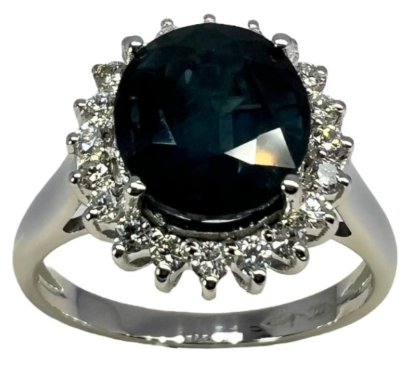 Sortija de oro blanco con Zafiro y Diamantes