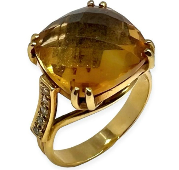 Sortija de oro amarillo con Citrino y Diamantes
