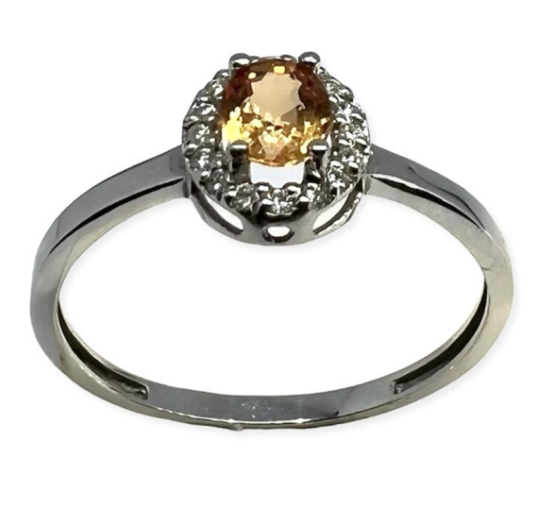 Sortija de oro blanco con Zafiro rojo y diamantes