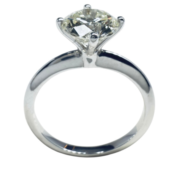 Solitario de oro blanco y diamante 2,01cts