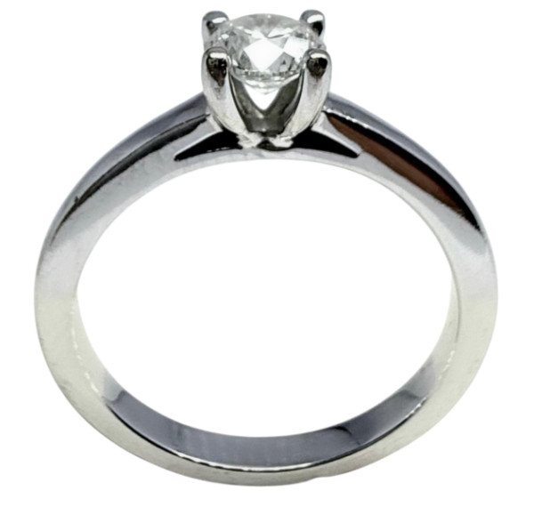 Solitario de oro blanco y diamante 0,45cts