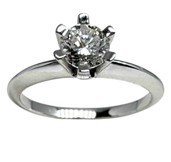Solitario de oro blanco y diamante 0,50cts